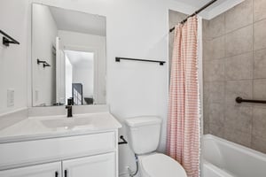 Hawthorn Breeze Way-S1710-043.jpg