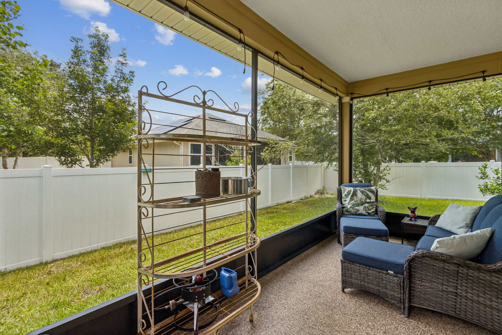 Screened-in Porch