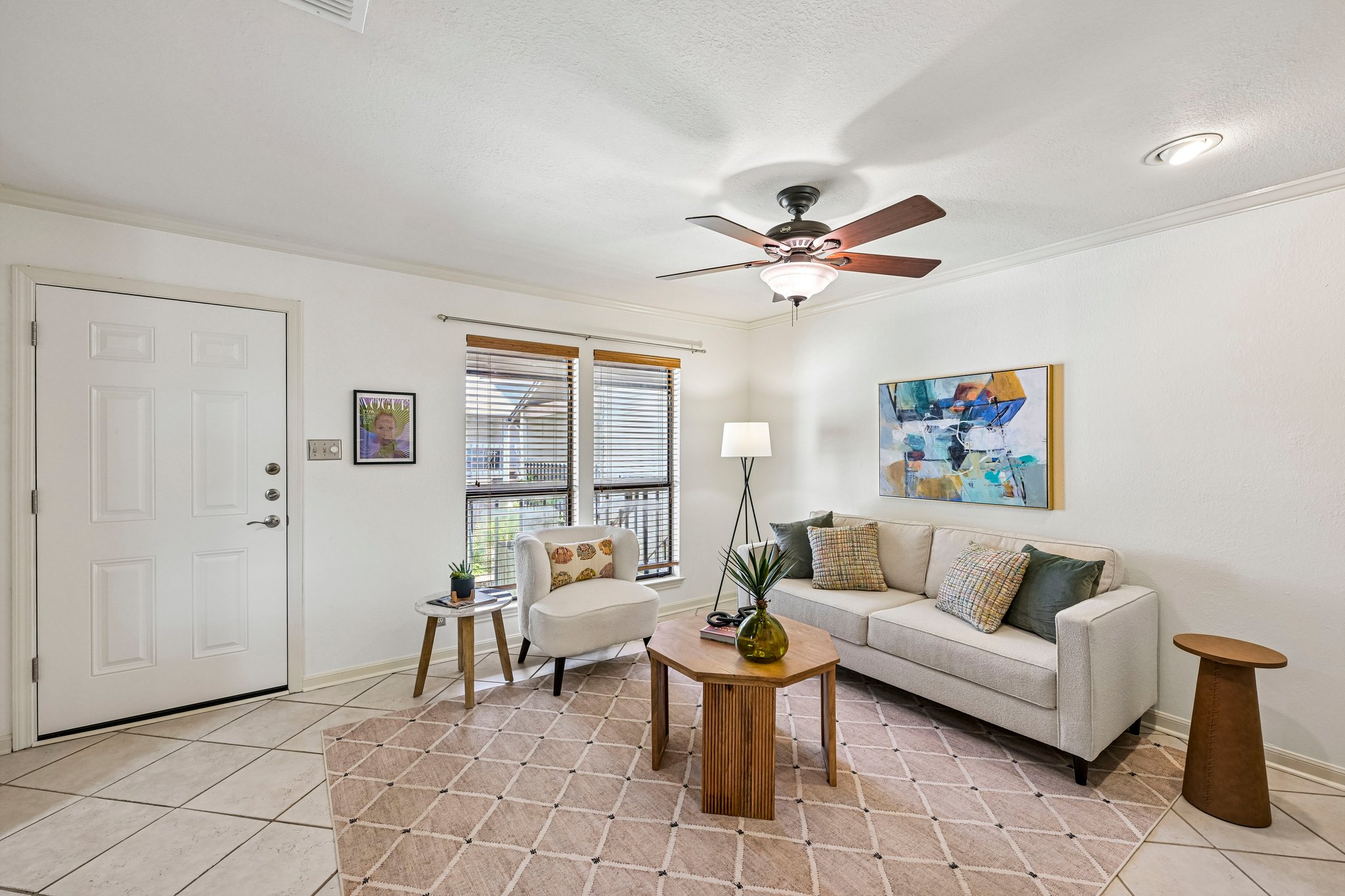 Enfield Rd unit 8-S1208-010.jpg