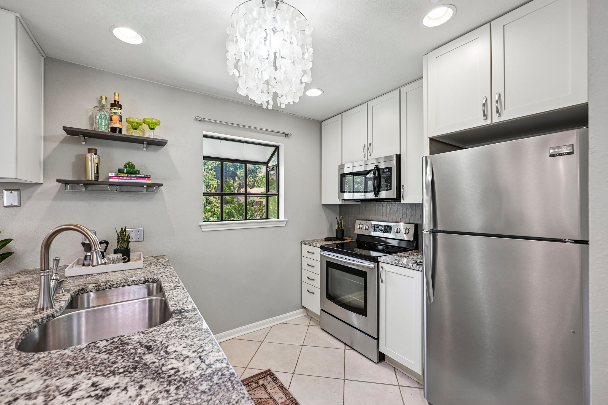 Enfield Rd unit 8-S1208-017.jpg
