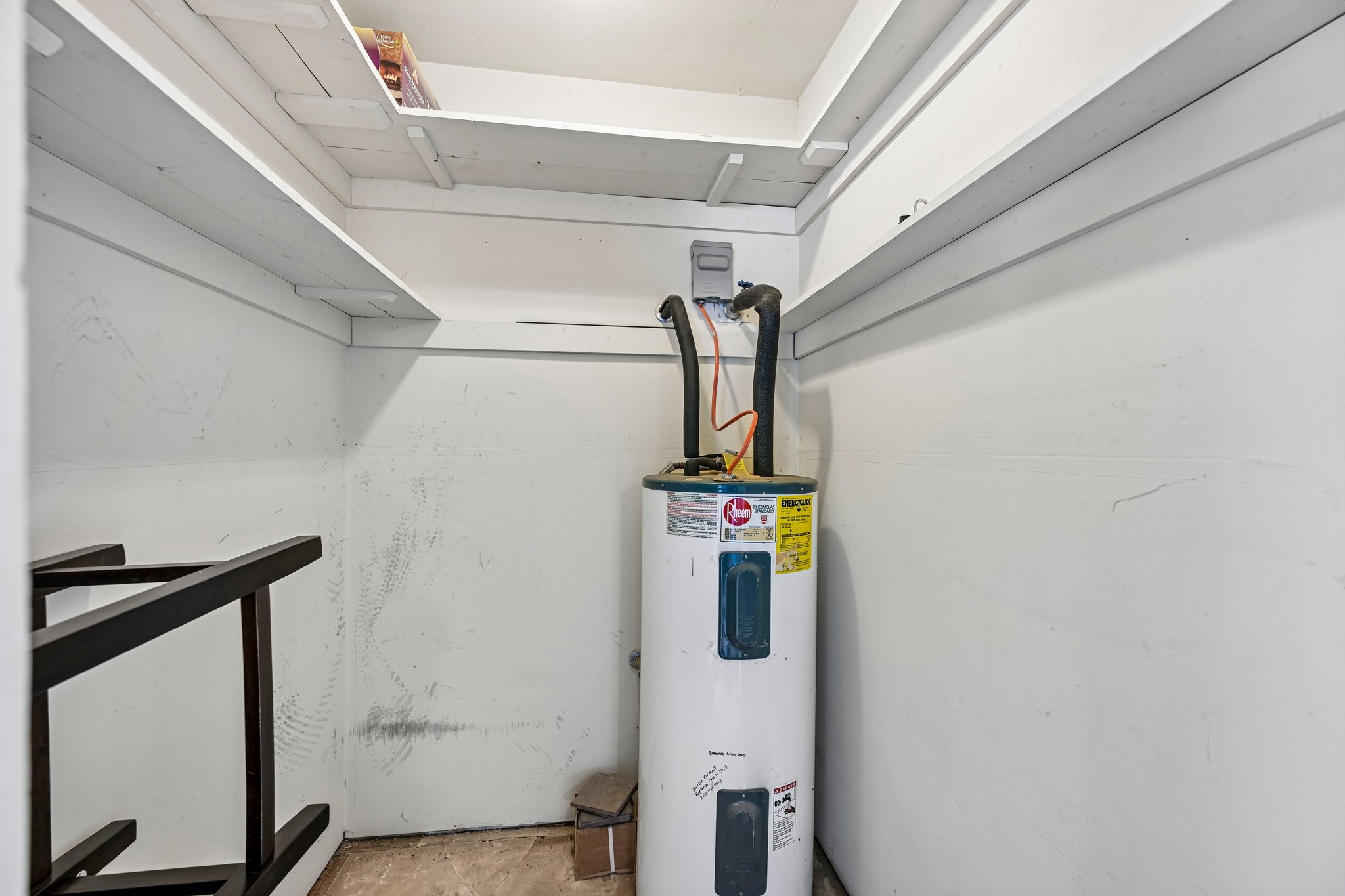 Enfield Rd unit 8-S1208-030.jpg