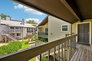 Enfield Rd unit 8-S1208-003.jpg