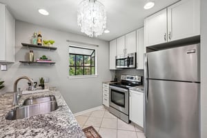 Enfield Rd unit 8-S1208-017.jpg