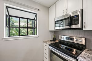 Enfield Rd unit 8-S1208-019.jpg
