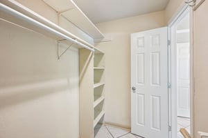 Enfield Rd unit 8-S1208-026.jpg