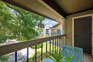 Enfield Rd unit 8-S1208-033.jpg