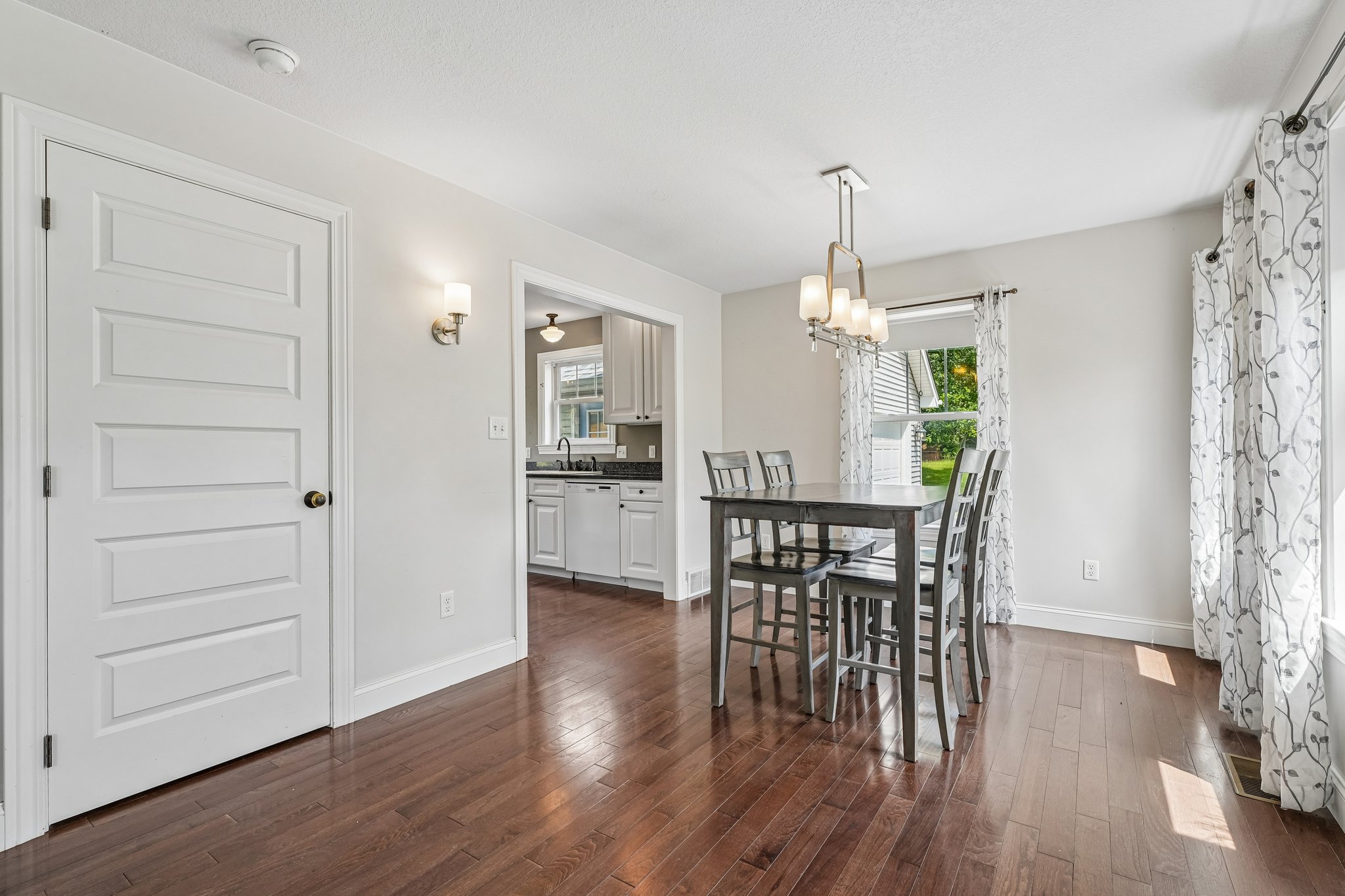 S Jefferson St-S1407-013.jpg