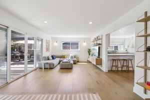 Stokes St-S1308-010.jpg