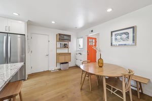 Stokes St-S1308-013.jpg