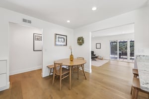 Stokes St-S1308-014.jpg