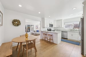 Stokes St-S1308-015.jpg