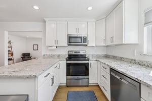 Stokes St-S1308-018.jpg