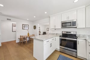 Stokes St-S1308-020.jpg