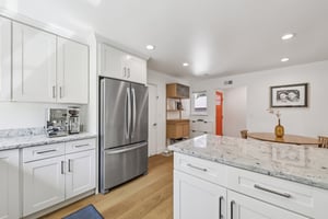 Stokes St-S1308-021.jpg