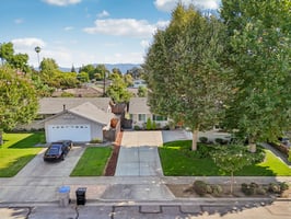 Stokes St-S1308-042.jpg