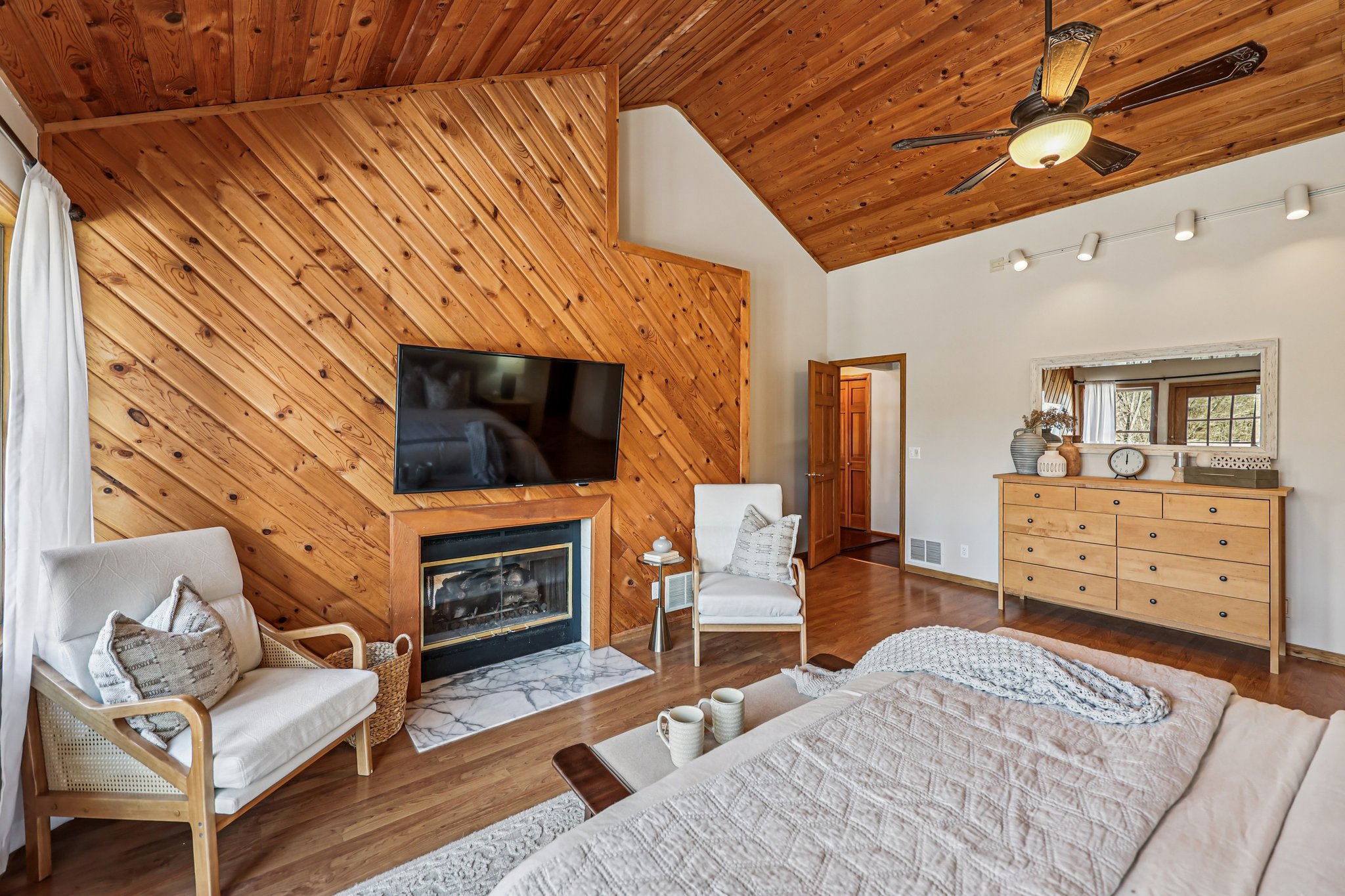 Inwood Ave N-S1403-028.jpg