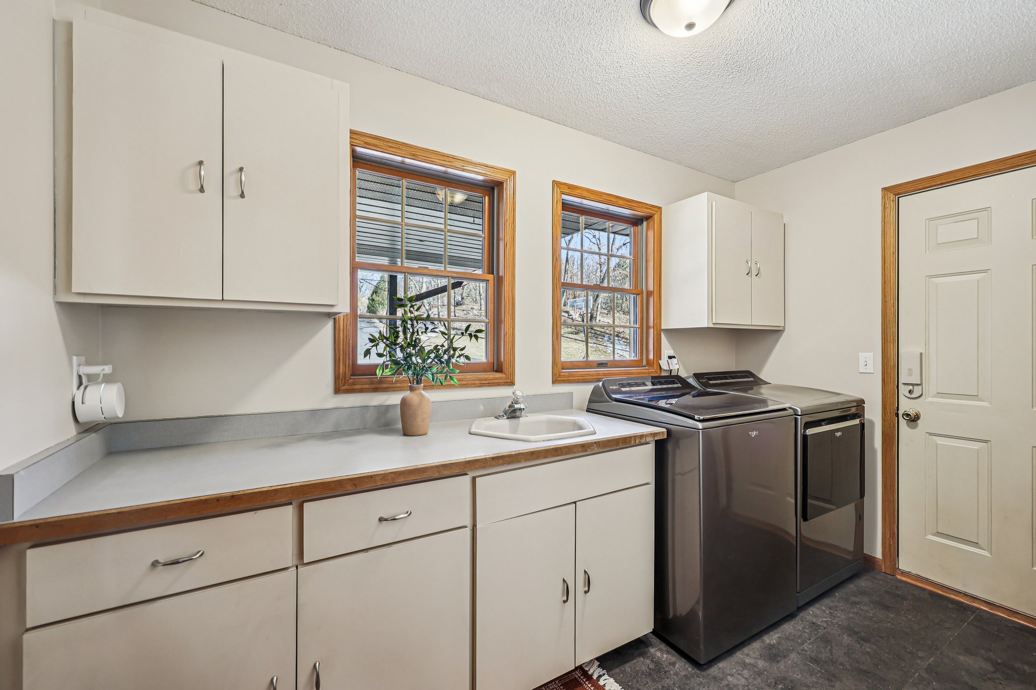 Inwood Ave N-S1403-037.jpg