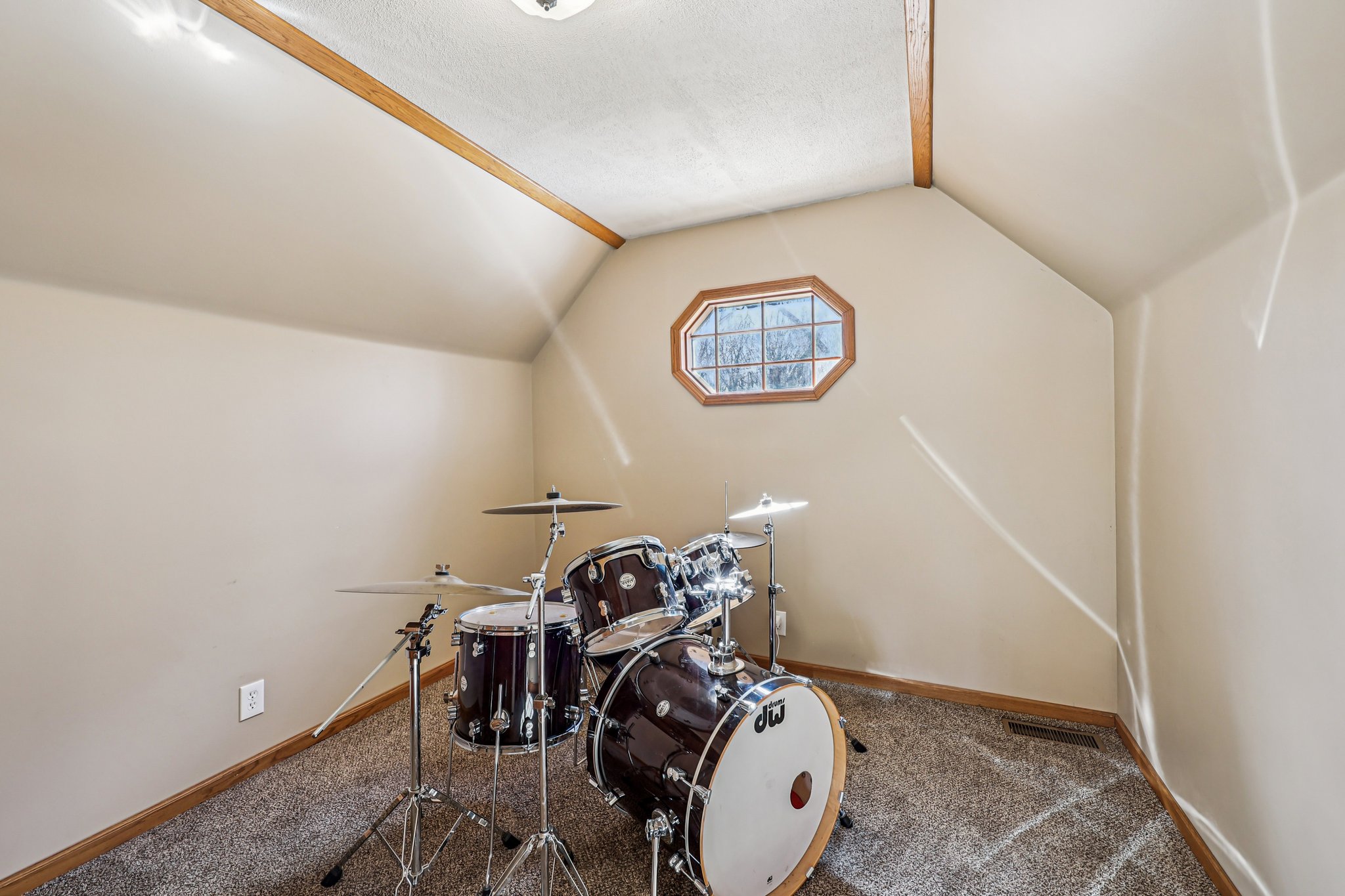 Inwood Ave N-S1403-040.jpg