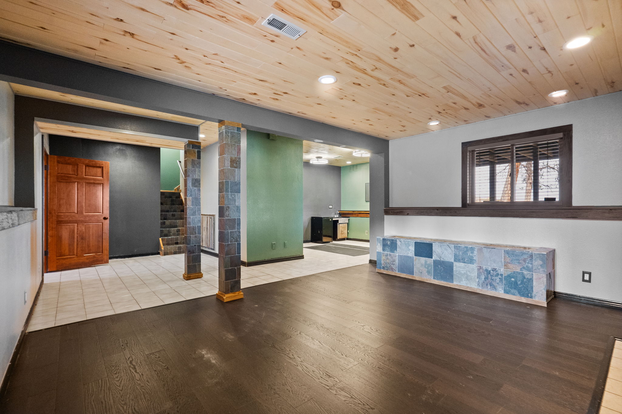  Photo 35