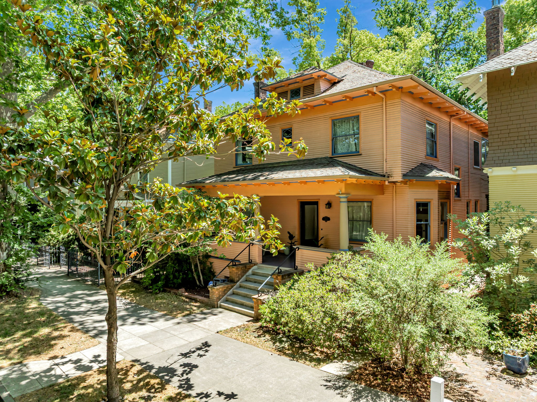 006_AERIAL_ 2414 H St_
