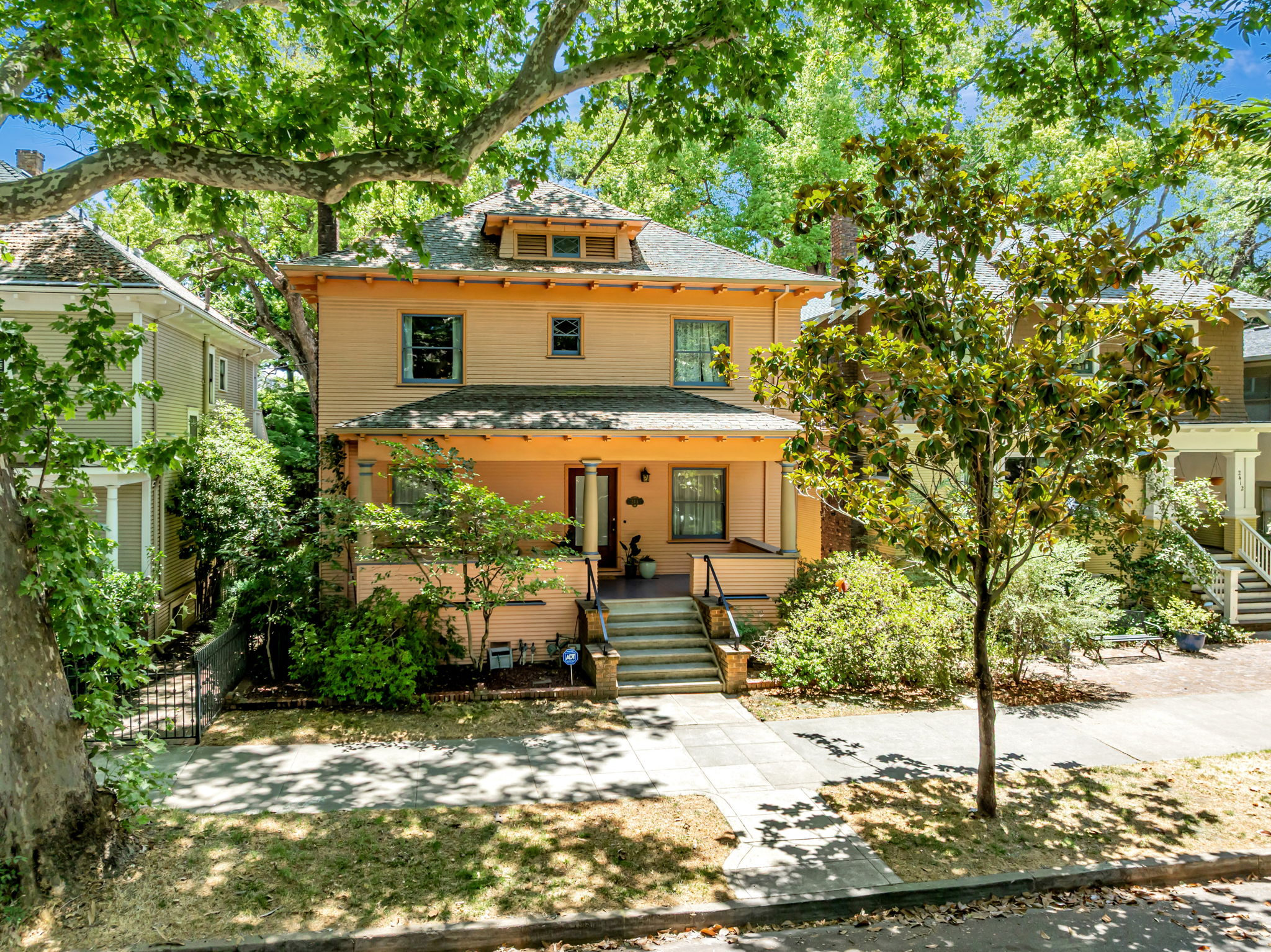 007_AERIAL_ 2414 H St_