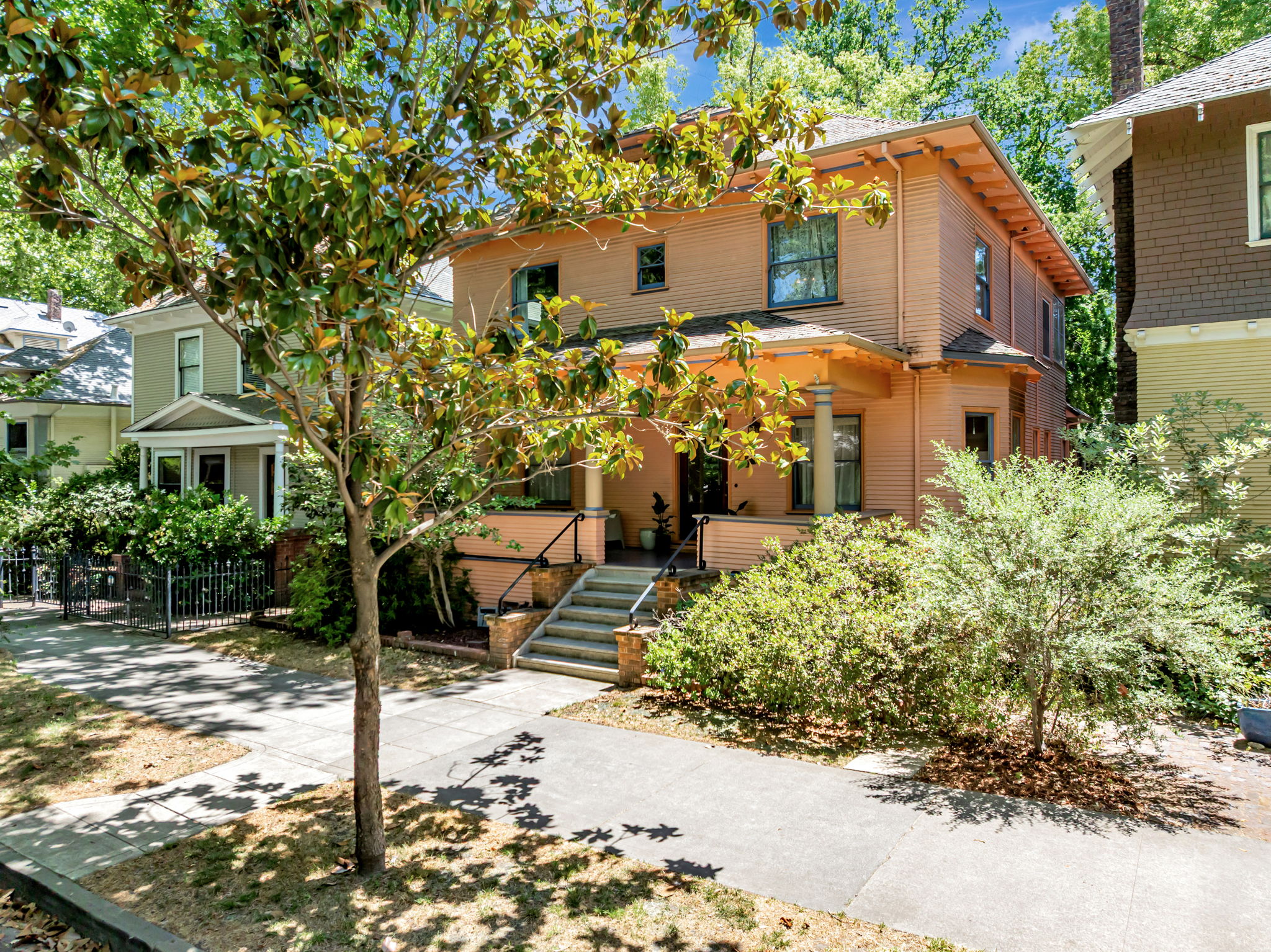 009_AERIAL_ 2414 H St_