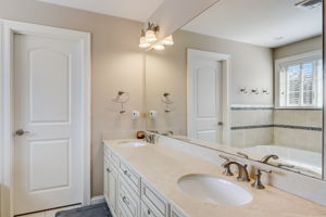  Massachusetts Ave -037