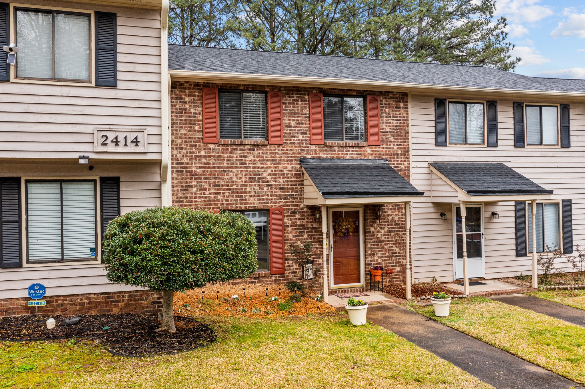 2414 Stadium Dr, Durham, NC 27704, USA Photo 3