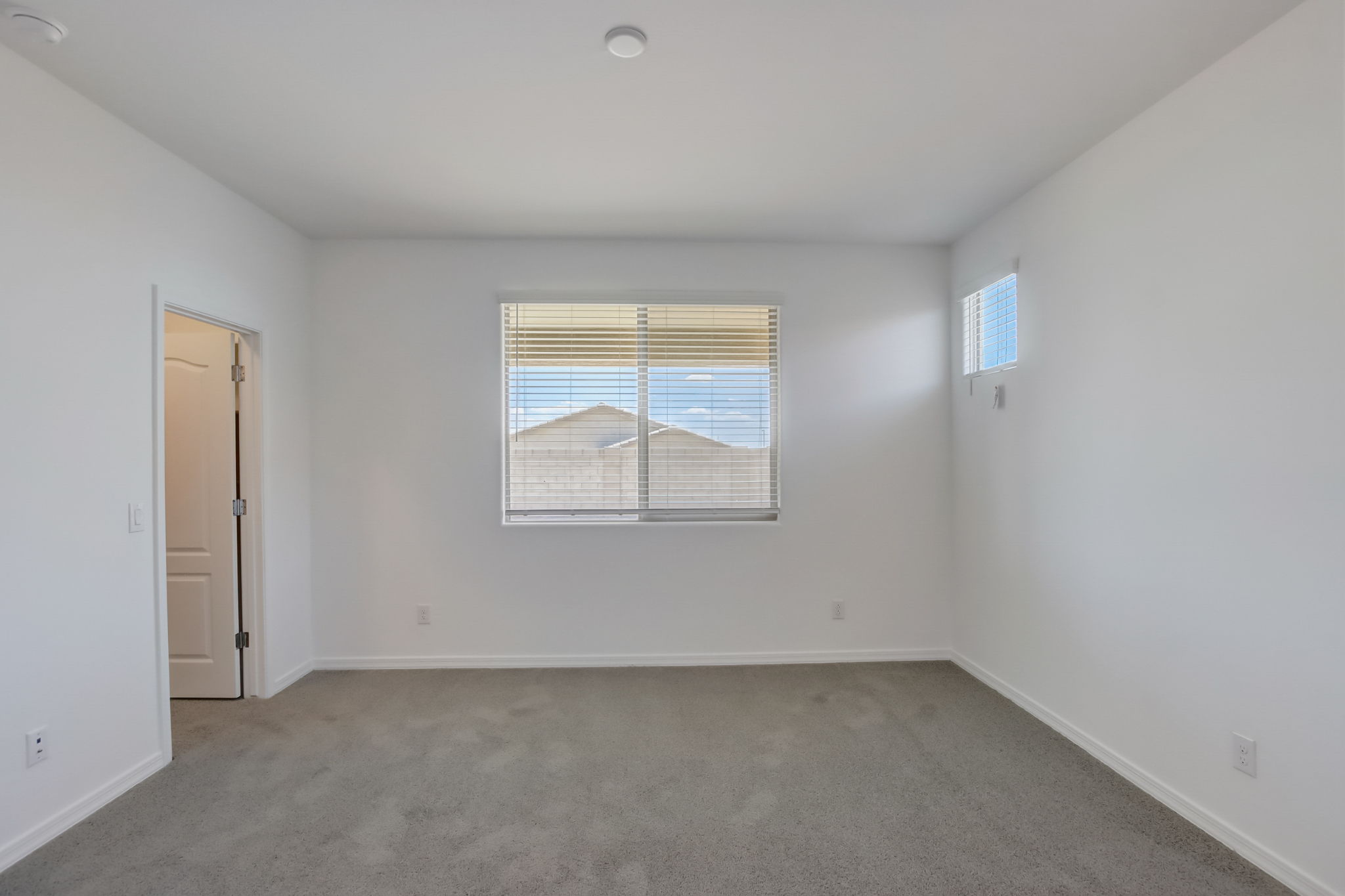 W Gross Ave-026
