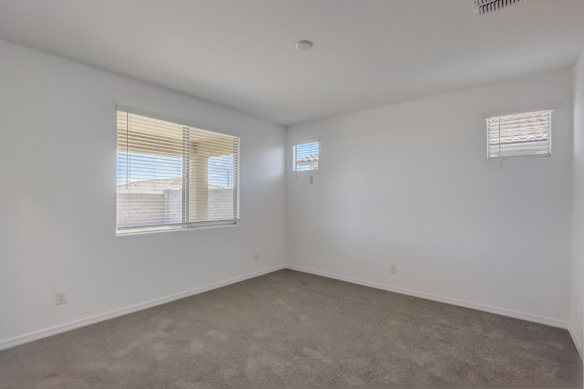 W Gross Ave-025