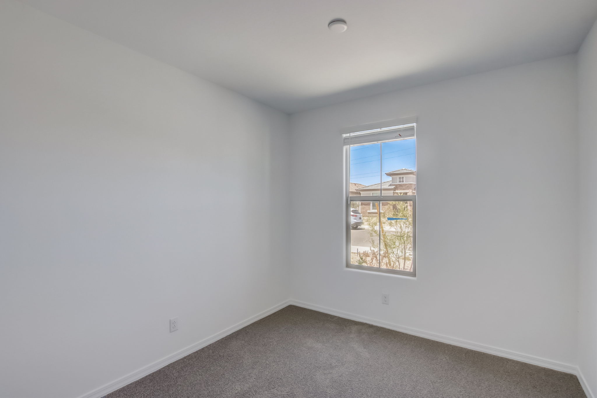W Gross Ave-019