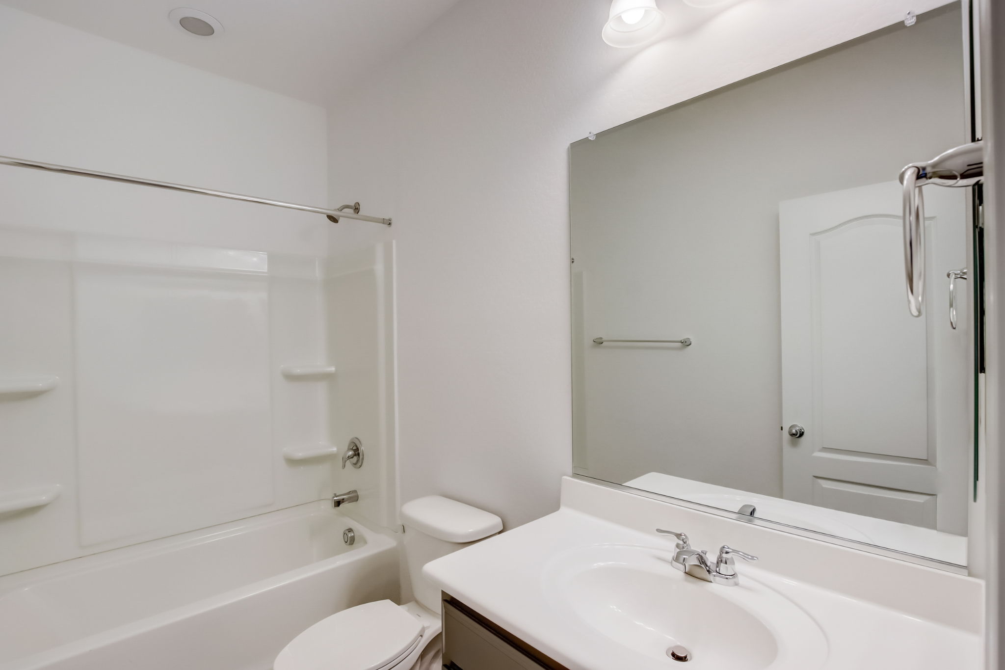 W Gross Ave-021
