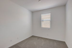 W Gross Ave-022