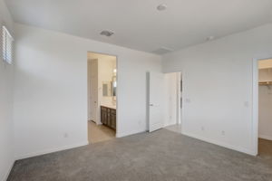 W Gross Ave-027