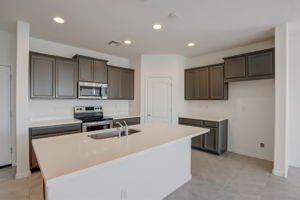 W Gross Ave-015