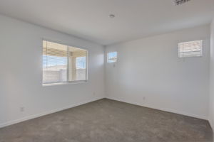 W Gross Ave-025