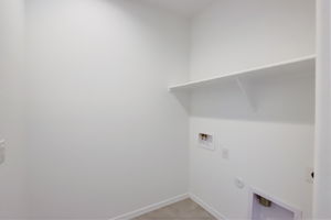 W Gross Ave-023