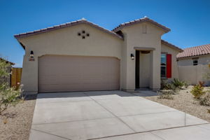 W Gross Ave-006