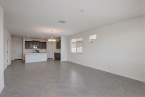 W Gross Ave-010