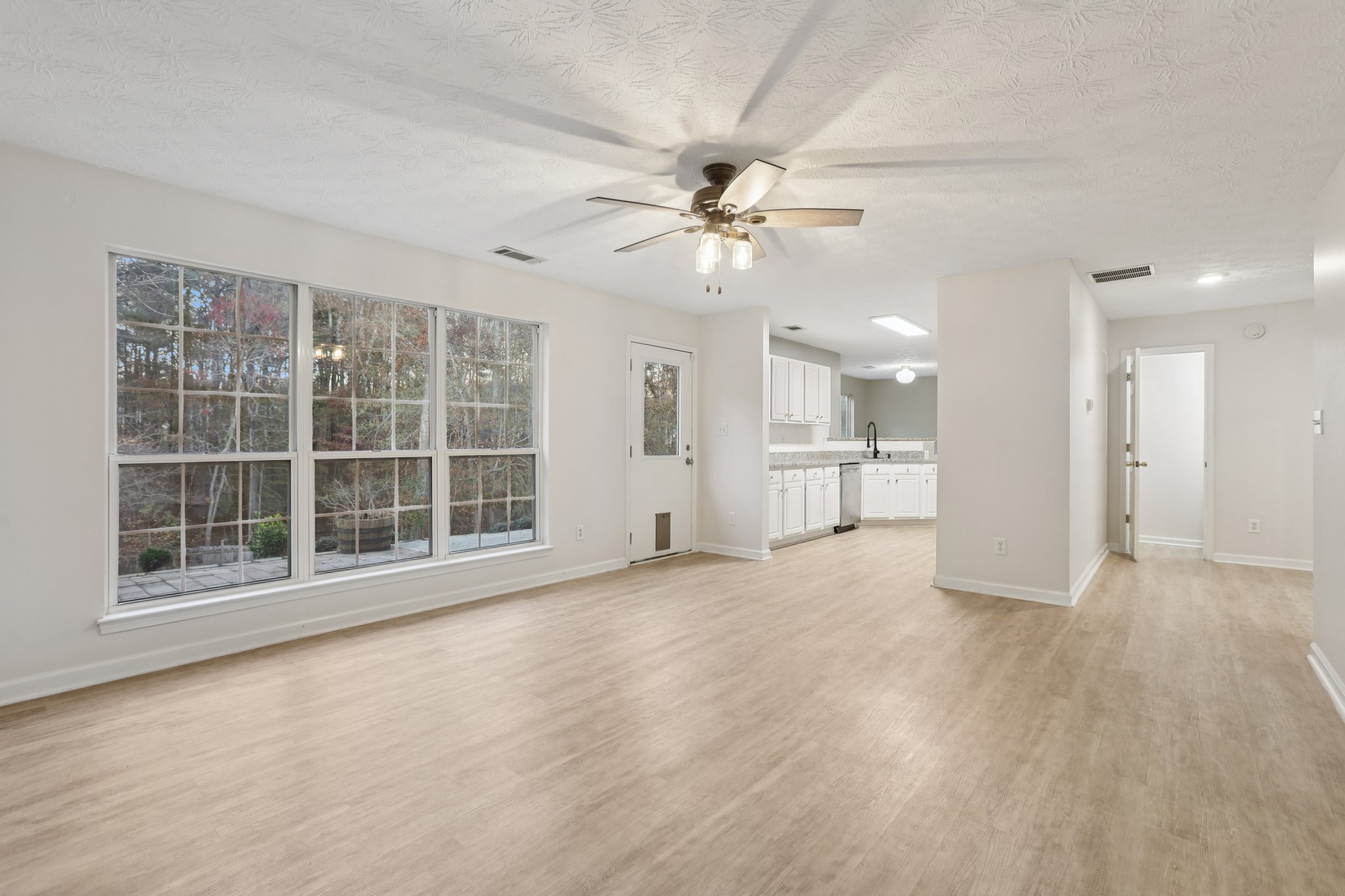 Hamilton Parc Ln NE-S1411-006.jpg