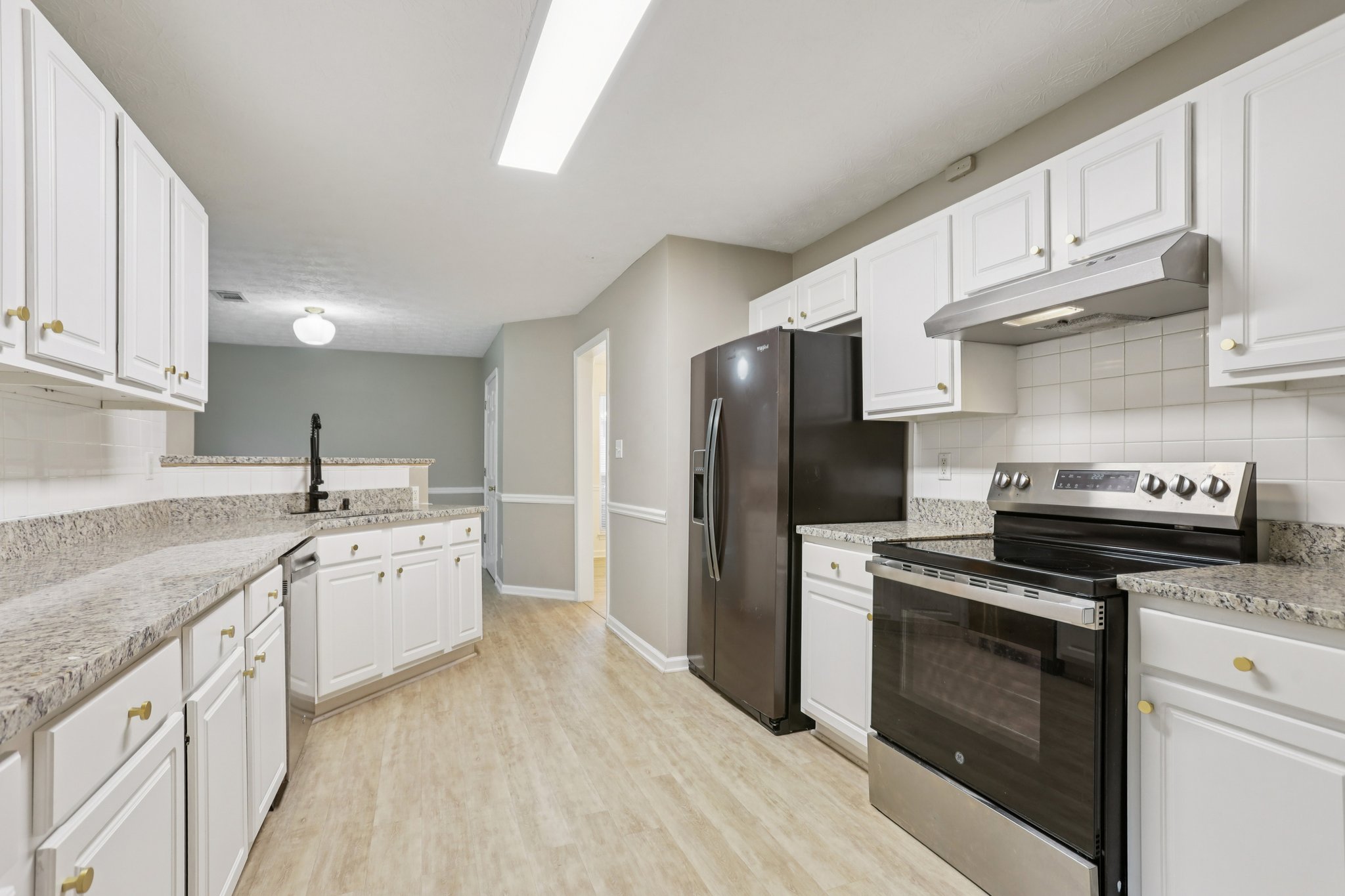 Hamilton Parc Ln NE-S1411-009.jpg