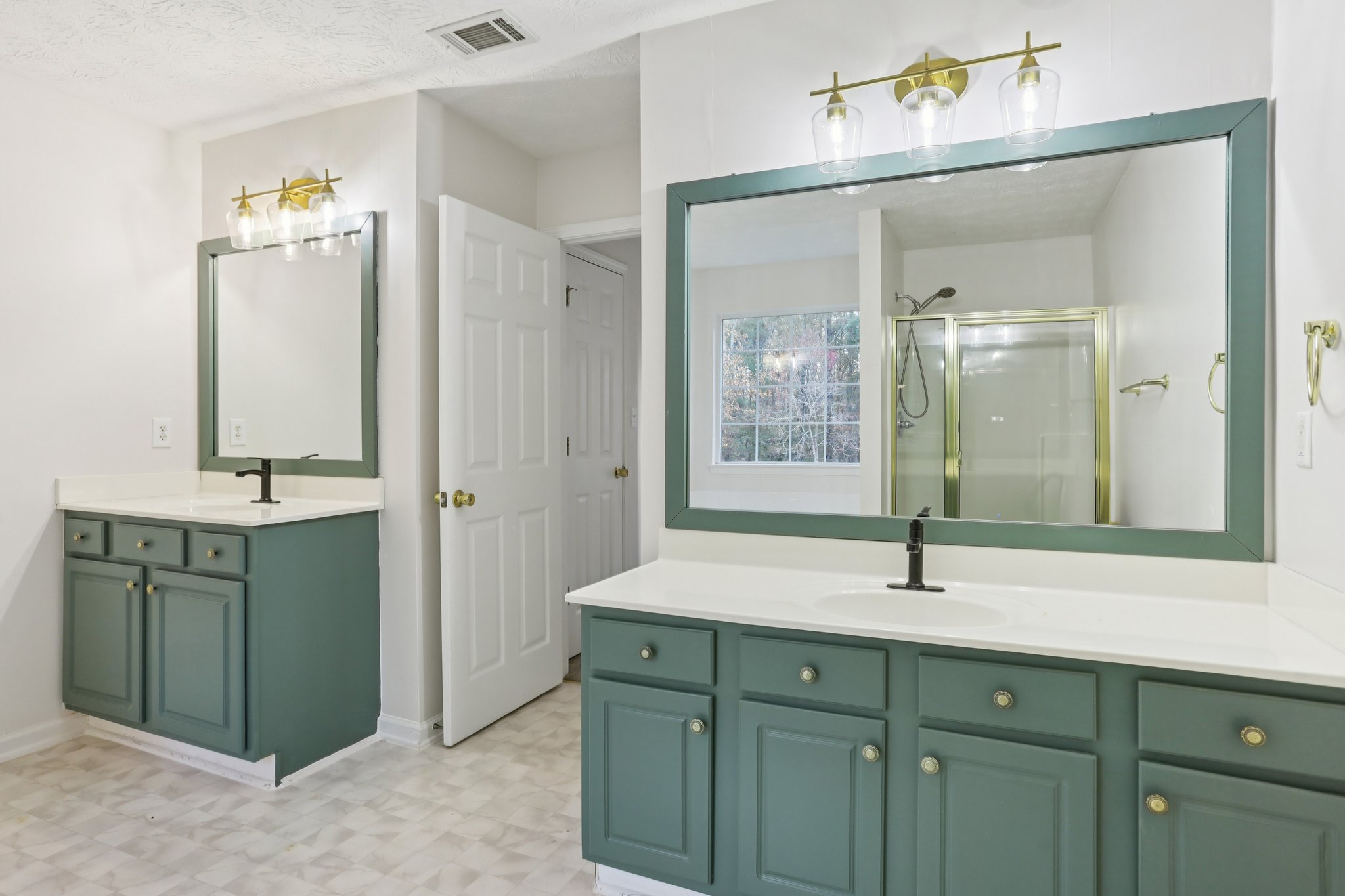 Hamilton Parc Ln NE-S1411-025.jpg