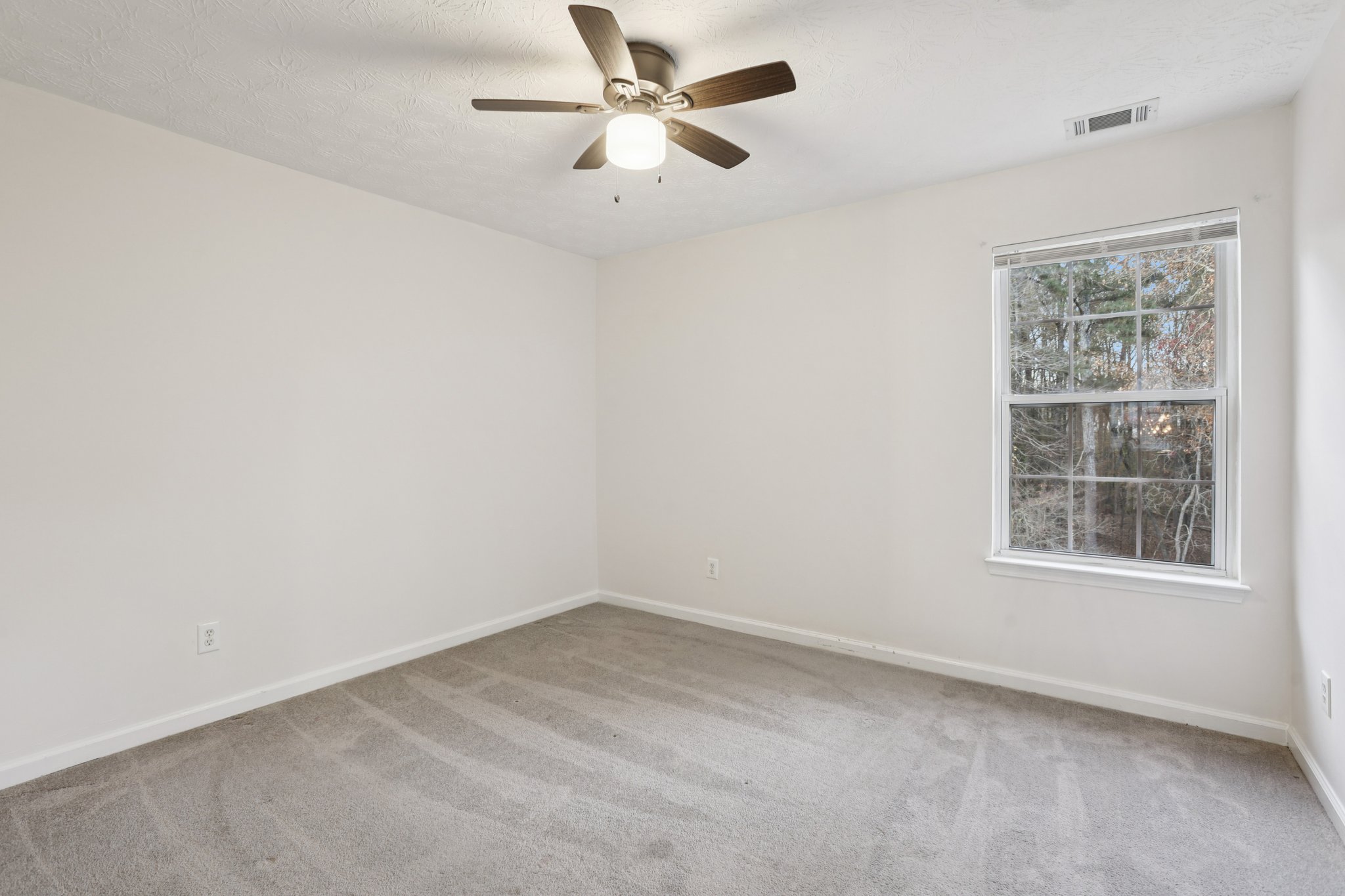 Hamilton Parc Ln NE-S1411-028.jpg