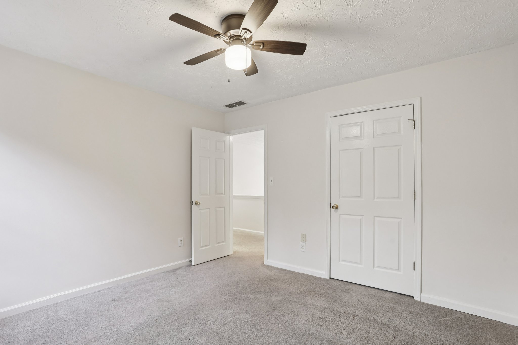 Hamilton Parc Ln NE-S1411-029.jpg