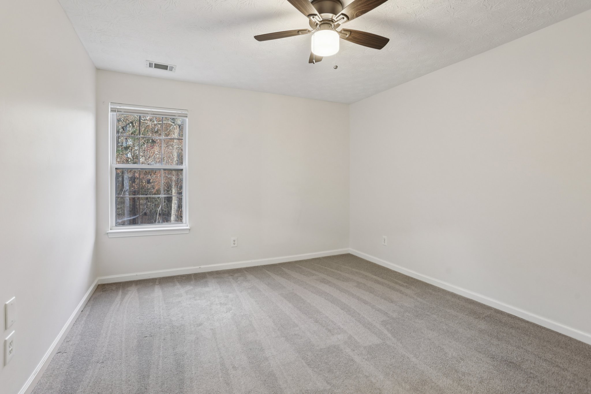 Hamilton Parc Ln NE-S1411-031.jpg