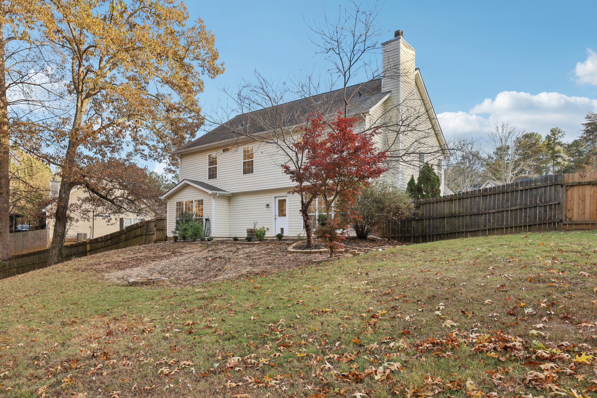 Hamilton Parc Ln NE-S1411-043.jpg