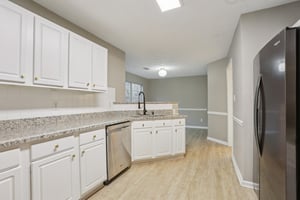 Hamilton Parc Ln NE-S1411-013.jpg