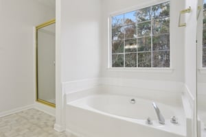 Hamilton Parc Ln NE-S1411-024.jpg