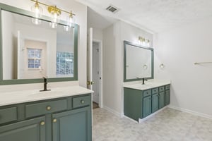 Hamilton Parc Ln NE-S1411-026.jpg