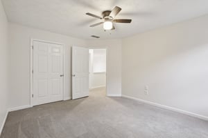 Hamilton Parc Ln NE-S1411-032.jpg